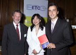 Graz wird der "Europäischen Städtekoalition gegen Rassismus" beitreten. Zum Auftakt gab es eine Tagung im Rathaus, zu der Bgm. Mag. Nagl (r) die UNESCO-Vertreterin Jun Morohashi und Dr. Hans Hesselmann, Menschenrechtsbüro Nürnberg, begrüßen konnte. Graz wird der "Europäischen Städtekoalition gegen Rassismus" beitreten. Zum Auftakt gab es eine Tagung im Rathaus, zu der Bgm. Mag. Nagl (r) die UNESCO-Vertreterin Jun Morohashi und Dr. Hans Hesselmann, Menschenrechtsbüro Nürnberg, begrüßen konnte.
