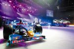Fans heißer Boliden kommen bei der Auto-Sonderausstellung mit Formel-1-Show auf ihre Rechnung.