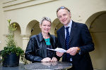Ausschussvorsitzende GR Lisa Rücker und Rechnungshofdirektor Dr. Günter Riegler 