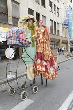 Buntes Programm für sanfte Mobilität: Mit StelzengeherInnen ... 
