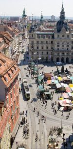 Wegen der Maiaufmärsche können am 1. Mai 2009 auf der Strecke Andritz-Jakominiplatz und Hauptbahnhof-Jakominiplatz keine Straßenbahnen fahren - die GVB führt Busse als Schienenersatzverkehr. 