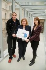 Sozialstadträtin Elke Edlinger präsentierte heute gemeinsam mit Silvia Paierl und Peter Stoppacher vom Insititut IFA erstmals Daten zur sozialen Lage der Grazerinnen und Grazer. Foto: Stadt Graz/Fischer 