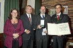 Stadträtin Elke Kahr, Gemeinderat Klaus Eichberger, Bürgermeister Mag. Siegfried Nagl gratulieren Dr. Konstantin Risovalis. Stadträtin Elke Kahr, Gemeinderat Klaus Eichberger, Bürgermeister Mag. Siegfried Nagl gratulieren Dr. Konstantin Risovalis.