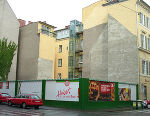 Die Baulücke, wie sie sich 2004 an der Ecke Einspinnergasse-Burggasse auftat. 