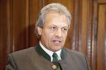 Gerhard Wirtl, Chef der Grazer Personalvertretung, macht sich gemeinsam mit KollegInnen für die Anliegen der Magistratsbediensten stark. Gerhard Wirtl, Chef der Grazer Personalvertretung, macht sich gemeinsam mit KollegInnen für die Anliegen der Magistratsbediensten stark.