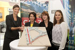Mirella Bärnthaler (CIS) und StR Sonja Grabner mit den beiden Architektinnen von „Ready, Steady, Go!“ Elisabeth Koller und Sandra Janser Mirella Bärnthaler (CIS) und StR Sonja Grabner mit den beiden Architektinnen von „Ready, Steady, Go!“ Elisabeth Koller und Sandra Janser