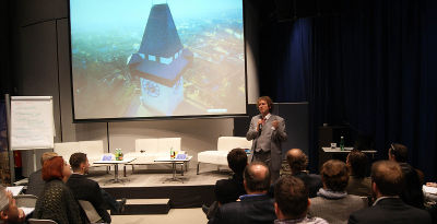 Prof. Michael Braungart wursste Interessantes über die "gute" Wegwerfgesellschaft am "Cradle to Cradle"-Kongress im Kunsthaus zu berichten. (Foto: Stadt Graz/Fischer) 