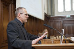 GEFAS-Vorstandsmitglied Walter Scheitz begrüßte die TagungsteilnehmerInnen. 