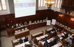 Im Gemeinderatssaal trafen sich die TeilnehmerInnen des Round-Tables  
