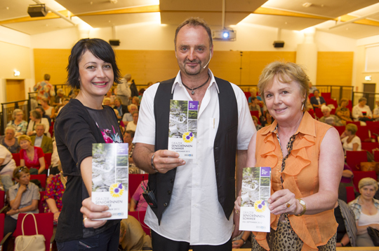 Präsentierten das Seniorinnen-Sommerprogramm: v.l.n.r.: Stadträtin Martina Schröck, Klaus Fuchs, Ulla Herfort-Wörndle | Foto: Stadt Graz / Foto Fischer 