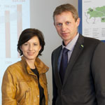 Freuen sich über das erfolgreiche erste Halbjahr 2012: Stadträtin Mag. (FH) Sonja Grabner und GTG-GF Mag. Dieter Hardt-Stremayr. Foto: Stadt Graz/Foto Fischer Freuen sich über das erfolgreiche erste Halbjahr 2012: Stadträtin Mag. (FH) Sonja Grabner und GTG-GF Mag. Dieter Hardt-Stremayr. Foto: Stadt Graz/Foto Fischer