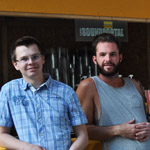 Freuen sich über die Wiedereröffnung des Citybeach: Organisator Lukas Walch und Rene Koch von Urban Amusement (re.). Foto: Public Life 