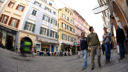 Nicht versäumen: Am 28. September geht's in der Schmiegasse und am Südtiroler Platz bunt zu (am Foto die Schmiedgasse). Foto: GTG/Harry Schiffer Nicht versäumen: Am 28. September geht's in der Schmiegasse und am Südtiroler Platz bunt zu (am Foto die Schmiedgasse). Foto: GTG/Harry Schiffer