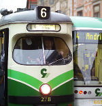 Abkühlung kommt! Ab 2009 werden die neuen Straßenbahnen mit Temperaturabsenkungsanlage durch Graz fahren. In den 135 GVB-Bussen befinden sich Klimaanlagen. Stadt Graz/Foto Fischer