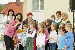 Stadträtin Mag. (FH) Sonja Grabner mit Kindern der Volksschule Baiern. Foto: Stadt Graz/Fischer Stadträtin Mag. (FH) Sonja Grabner mit Kindern der Volksschule Baiern. Foto: Stadt Graz/Fischer