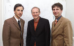 Bürgermeister Mag. Siegfried Nagl (l) und Magistratsdirektor Mag. Martin Haidvogl (r) begrüßten Stadtplanungsamts-Leiter DI Michael Redik offiziell in der neuen Funktion.