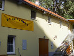 "Buntes Haus" in neuem Glanz am St.-Peter-Pfarr-Weg 35: In fünfmonatiger Bauzeit wurde ein 160-Quadratmeter-Haus für die 60 aktiven PfadfinderInnen der Gruppe "G1" geschaffen. 