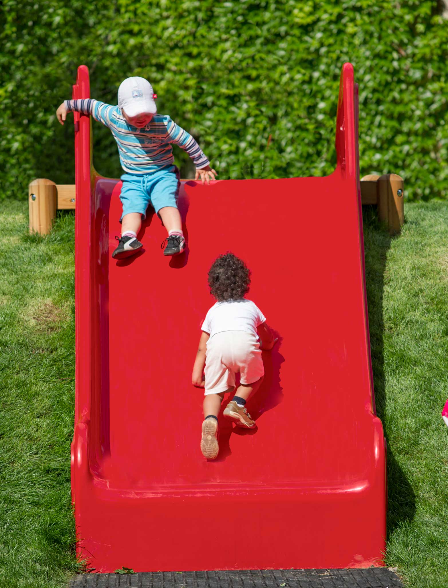 Rutsche auf dem Kinderspielplatz Laudongasse. Foto: Stadt Graz, A10/5 KZ Rutsche auf dem Kinderspielplatz Laudongasse. Foto: Stadt Graz, A10/5 KZ