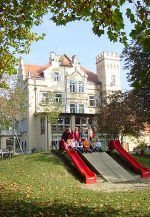 Symbolbild: Kindergarten von außen Symbolbild: Kindergarten von außen