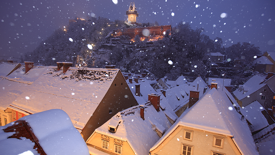 Über den Dächern der winterlichen Altstadt