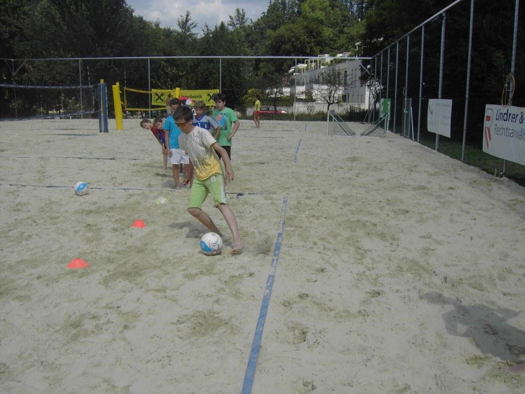 Kinder beim Beachsoccer © Foto: Stadt Graz/Sportamt Kinder beim Beachsoccer © Foto: Stadt Graz/Sportamt