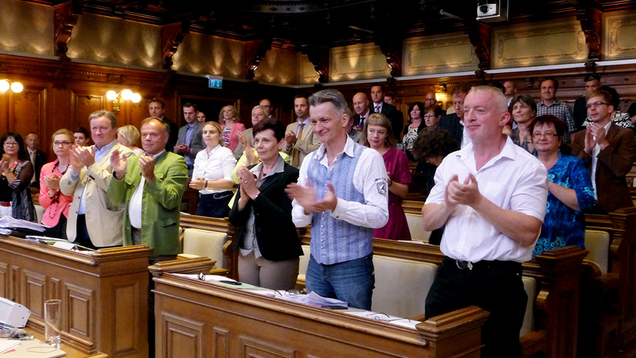 ... es vom Gemeinderat Standing Ovations gab.