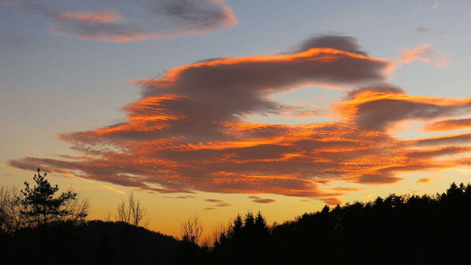 Abendhimmel über dem Pfeifferhofweg. Foto: ©Auferbauer