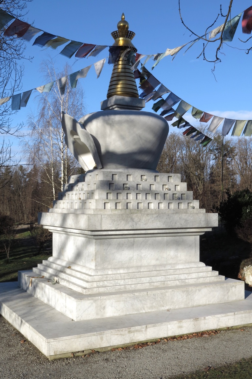 Stupa am Buddhistischen Zentrum. Foto: ©Auferbauer