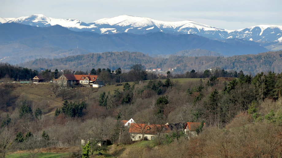 Vom Vorderen Plattenweg Richtung Pfangberg und Gleinalpe. Foto: ©Auferbauer