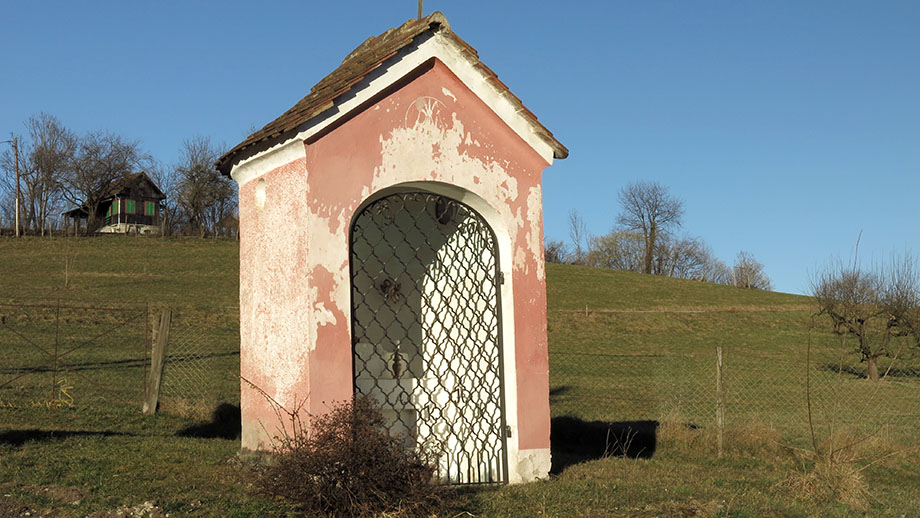 Die Rote Kapelle am Lichtensternweg. Foto: ©Auferbauer