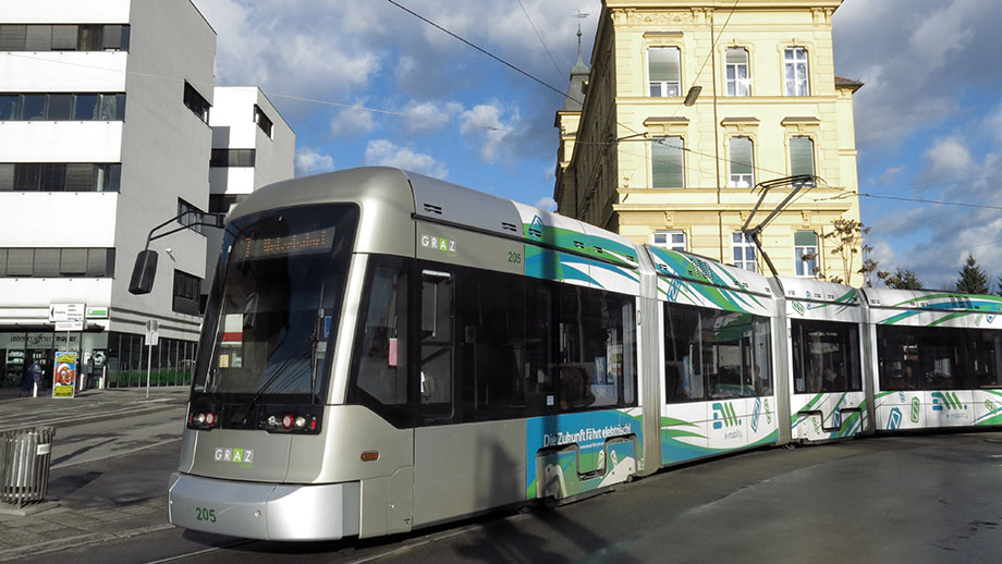 Graz Linien, Tram 7, Haltestelle St.Leonhard/LKH Foto: ©Auferbauer