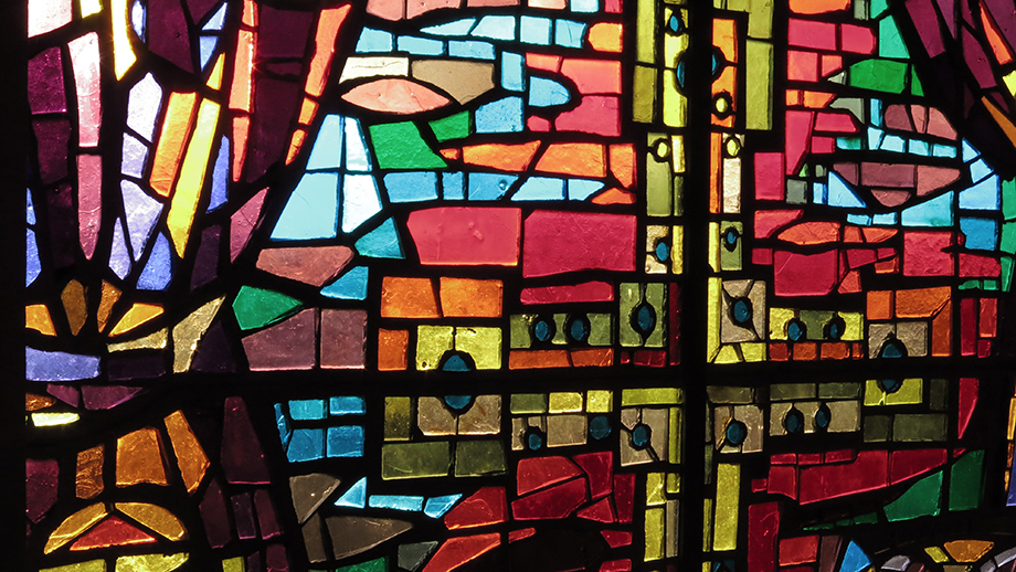 In Kalkleiten, Fenster in der Kirche Maria Schutz. Foto: ©Auferbauer