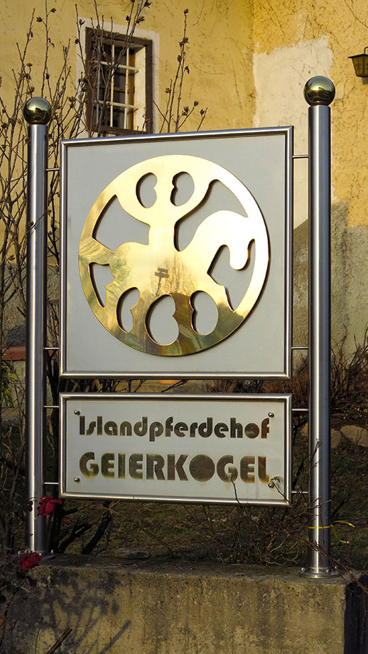 Islandpferdehof Geierkogel (700 m) ex Gasthaus Geierkogelwirt, am Rannach-Rundweg, Nr.766. Foto: ©Auferbauer