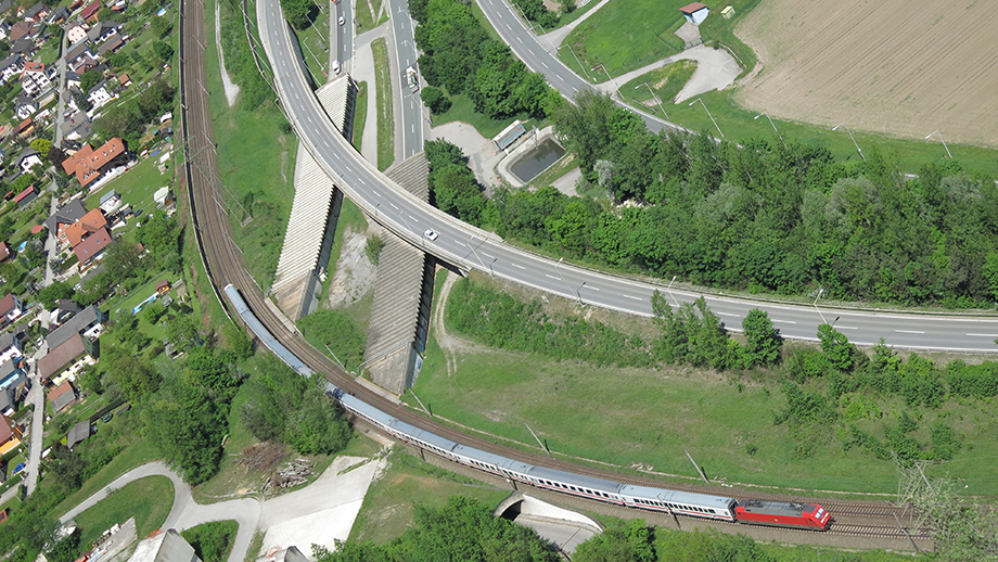 Am Jungfernsprung, Südbahn, Pyhrn-Autobahn, nahe Raach. Foto: ©Auferbauer