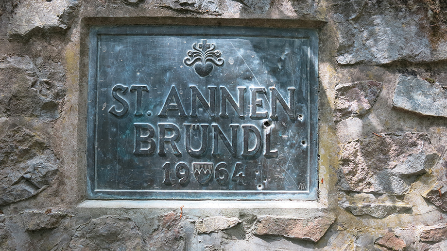 St.-Annen-Bründl, mit Jahreszahl 1964. Foto: ©Auferbauer