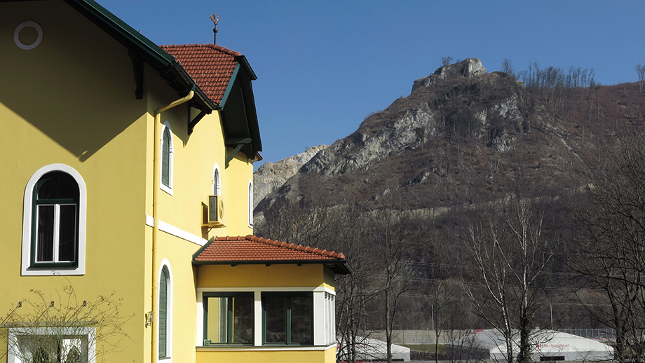  In Raach (380 m), Kanzelkogel (615 m). Foto: ©Auferbauer