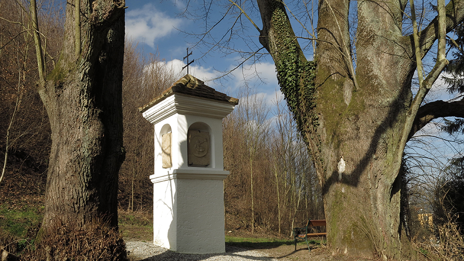 Am Kreuzweg Richtung Wallfahrtskirche. Foto: ©Auferbauer