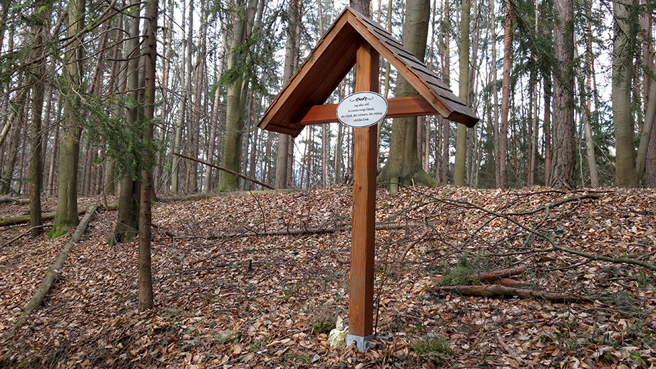 Innehalten am Wanderweg Nr. 30: „Leg alles still ...“. Foto: ©Auferbauer