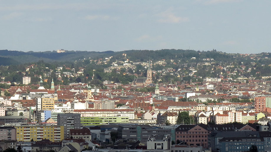 Stadtblick aus der Gaisberg-Ostseite. Foto: ©Auferbauer