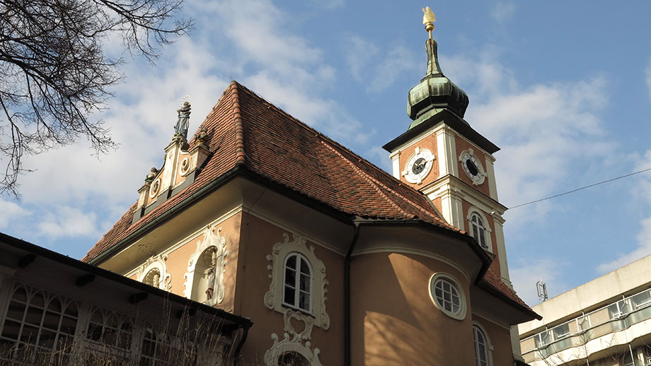 Aus der Bergstraße zur Vierzehn-Nothelfer-Kirche. Foto: ©Auferbauer