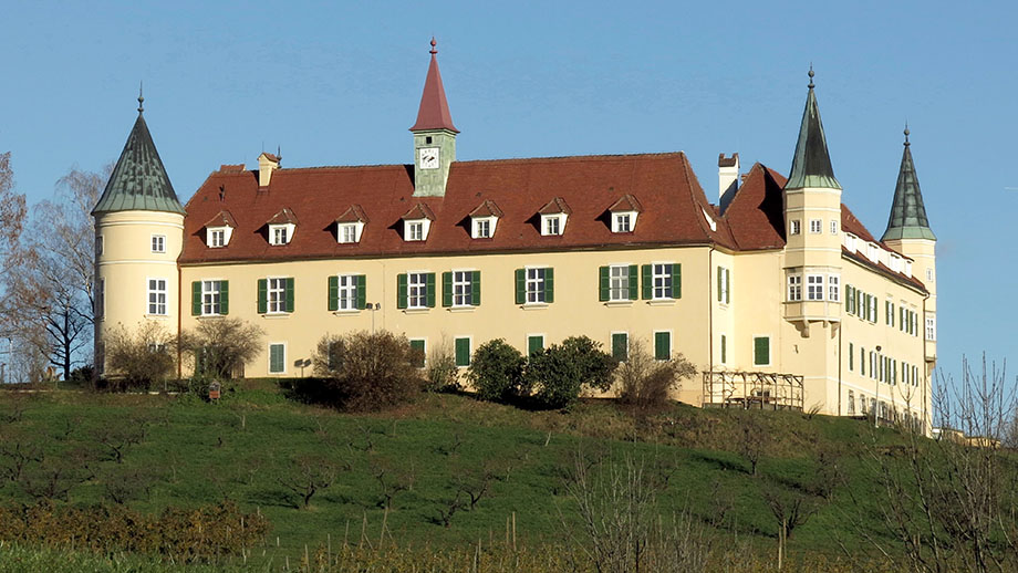 Die Garten-Seite am Schloss St. Martin. Foto: ©Auferbauer