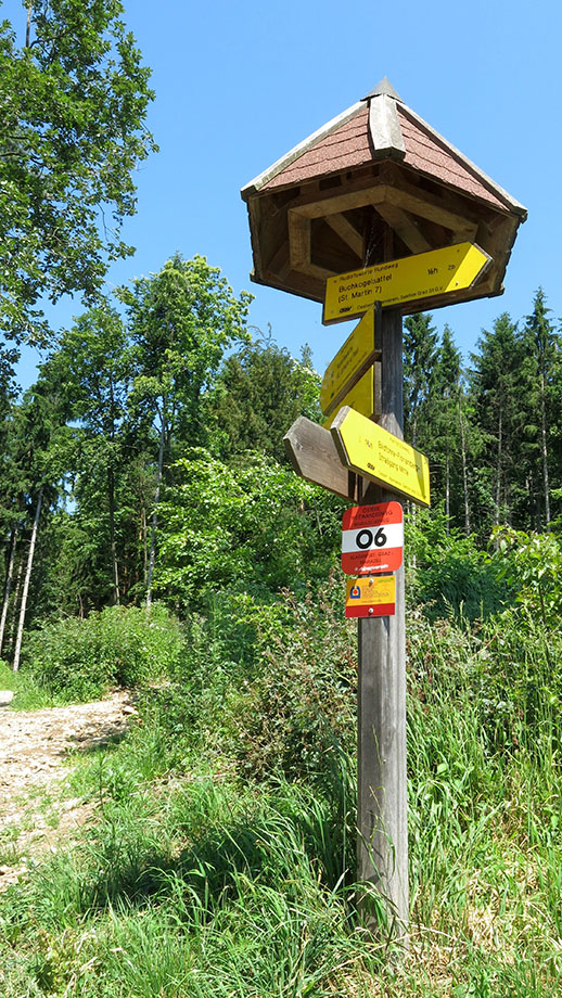 Weggabel, nahe am Gasthaus Orthacker (550 m). Foto: ©Auferbauer