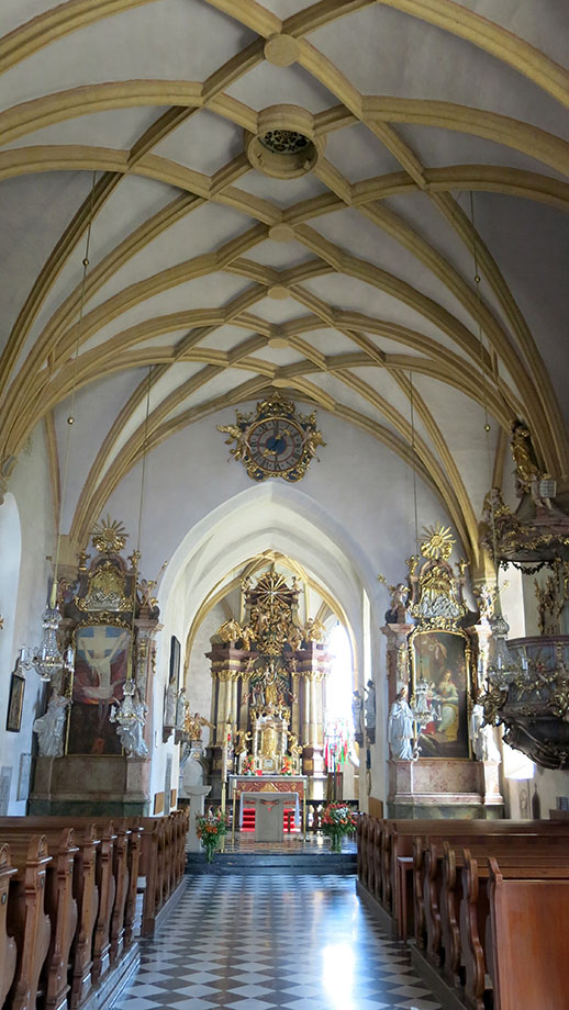 Einsichten gewinnen in der Pfarrkirche Straßgang (386 m). Foto: ©Auferbauer