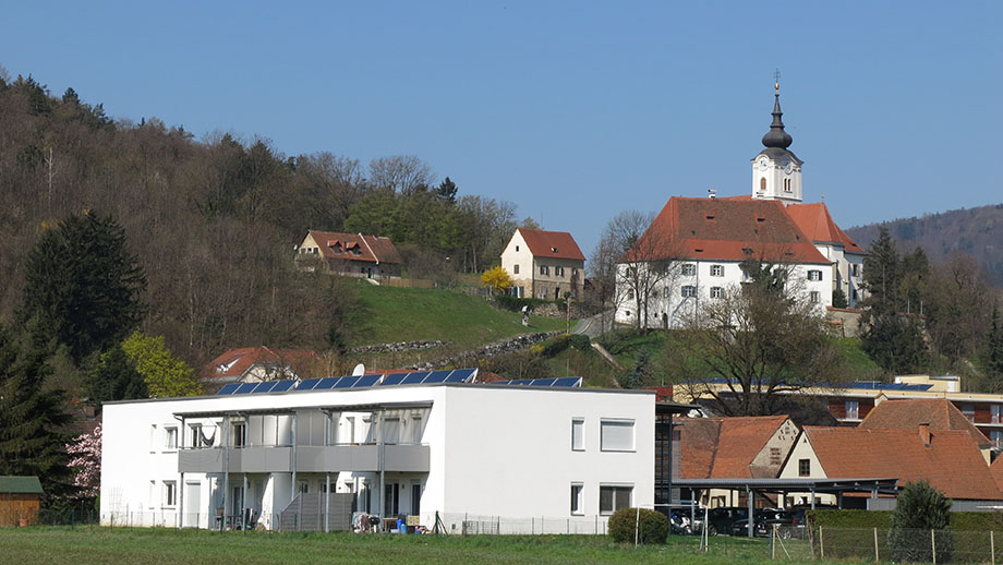 Straßgang, der Spaziergang-Endpunkt liegt an  der Haltestelle „Zentrum“. Foto: ©Auferbauer