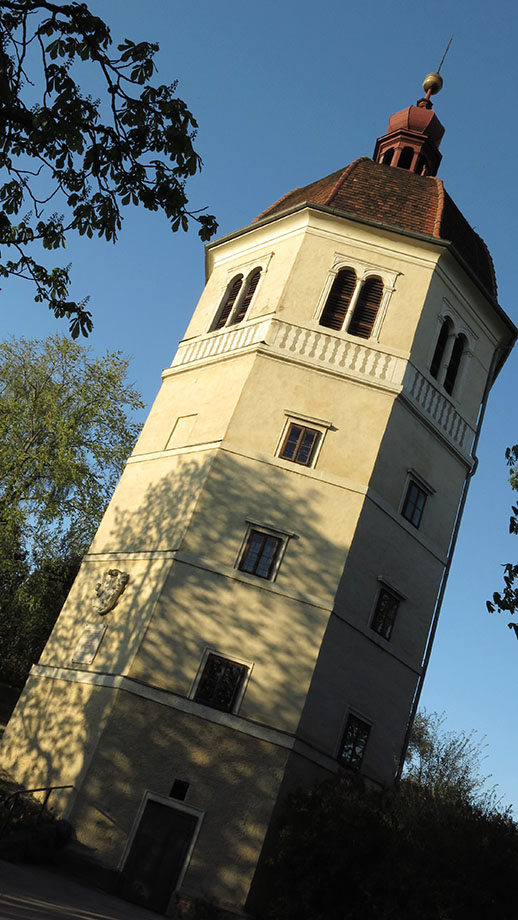 Jeden Morgen, Mittag und Abend tönen jeweils 101 Schläge aus dem Glockenturm. Foto: ©Auferbauer