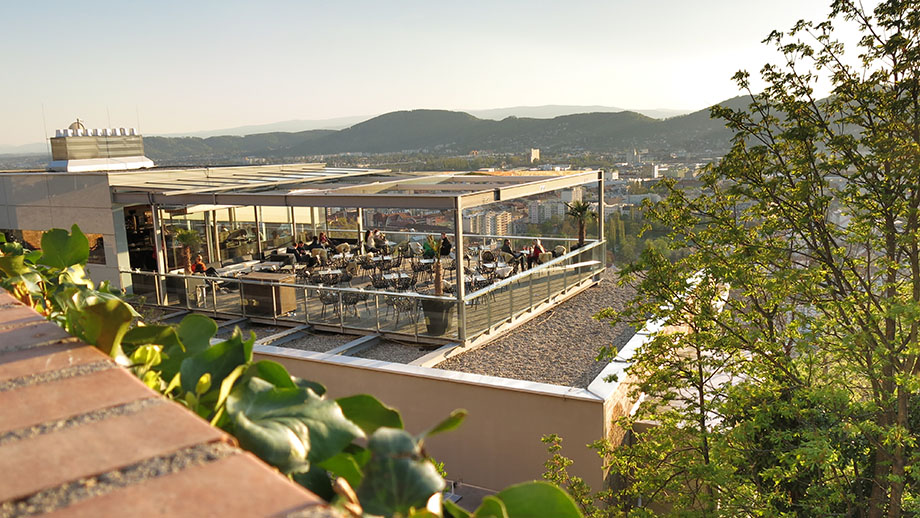 Restaurant SCHLOSSBERG, Wortecht ein Stadt-Höhepunkt. Foto: ©Auferbauer