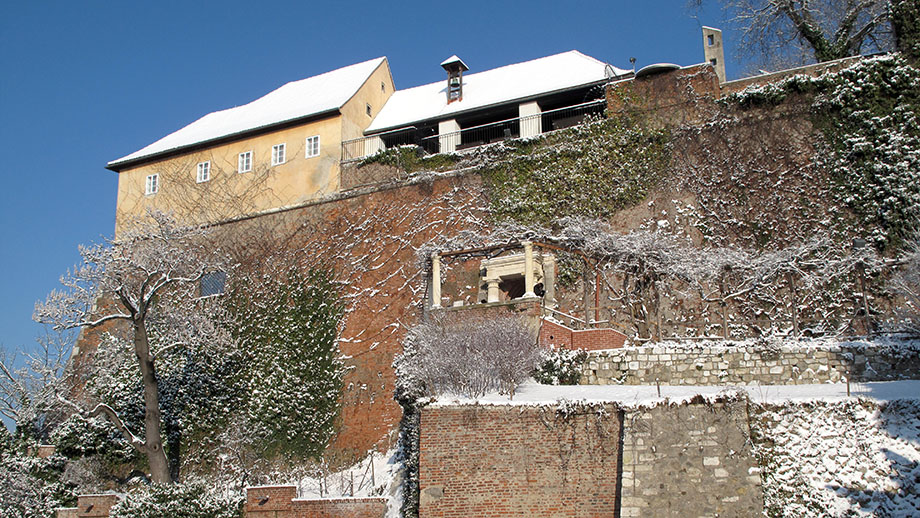 Die Stallbastei zur Winter-Sonnenwende. Foto: ©Auferbauer