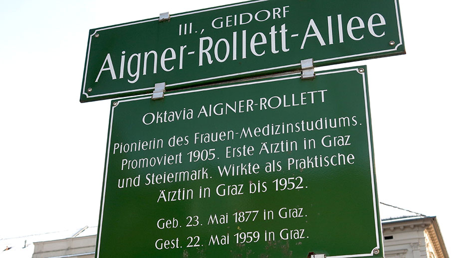 Am Rosenhain-Eingang beginnt die Aigner-Rollett-Allee. Foto: ©Auferbauer