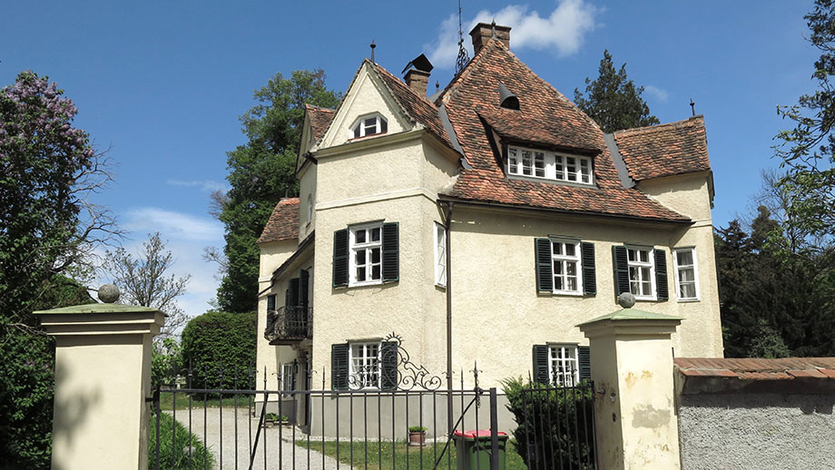 Profunder Einblick aus der Quellengasse, das Minoriten-Schlössl. Foto: ©Auferbauer