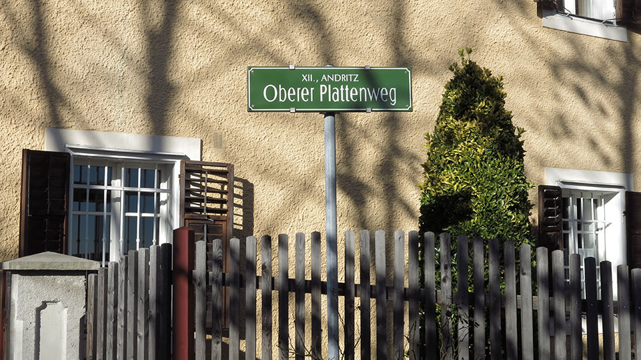 Spazierweg-Knoten, Kreuzung Oberer Plattenweg, Quellengasse. Foto: ©Auferbauer